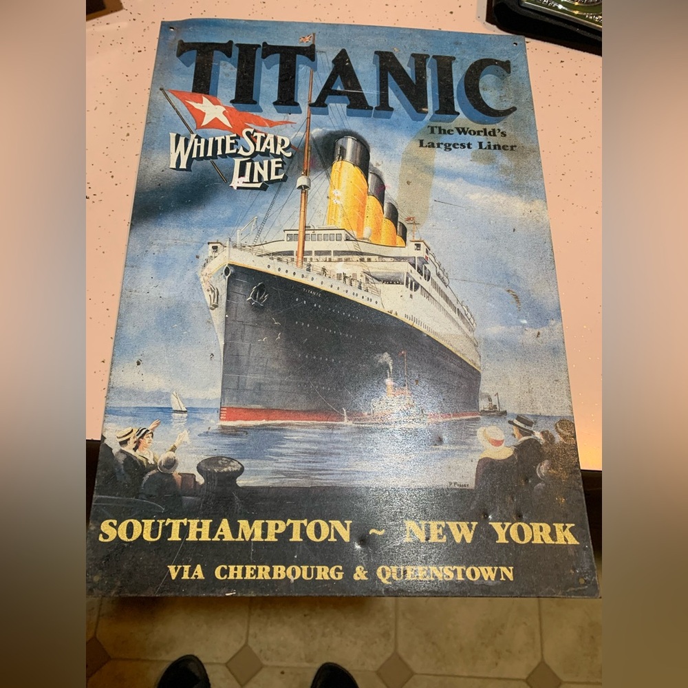 decorative metal sign or poster reproducing a vintage White Star Line